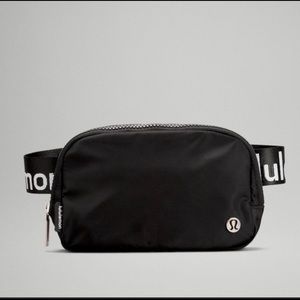 Lululemon Everywhere Belt Bag